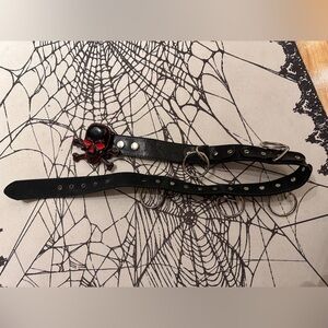 Black leather Belt with Red Skull closure